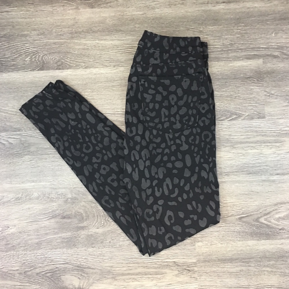 J Brand Super Skinny Black cat